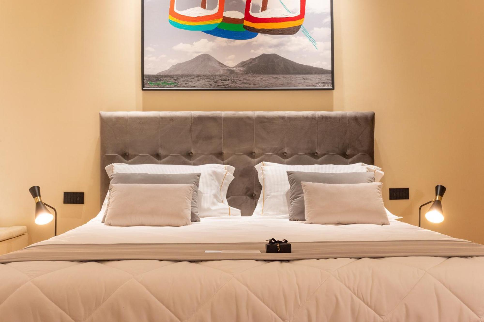 Five Guest house *
